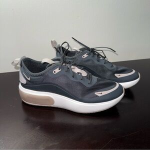 Nike AIR MAX Women's Sneakers